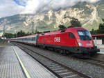 ÖBB 1016 017-6 am Zugschluss des IC 118  Bodensee  von Innsbruck Hbf bis nach Lindau Hbf (Insel). Aufgenommen in Ötztal-Bahnhof am 12.09.2021