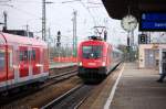 Zwei Tauri (1x real und 1x gespiegelt) ziehen einen IC, aus Nrnberg kommend, durch den Bahnhof Mnchen-Pasing.