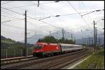 1016 038 bringt den OEC 662  Innovationsgemeinde Baden , Wien West - Feldkirch durch das Inntal in Richtung Innsbruck.
