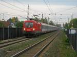 Am 2. Oktober war der EC 565 mit der 1016 003 bespannt. Foto zeigt den Zug vor Lauterach.

Lg
