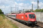 1016 004 am 10.08.13 mit EC 113 nach Kalgenfurt bei Mnchen-Waldtrudering