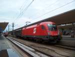 1016 020-8 am 28.06.03 bei der Durchfahrt in Linz HBF.