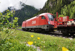 1016 047-3 fährt mit der ASTB 9611 nach Mallnitz-Obervellach aus dem Bahnhof Böckstein aus.
Aufgenommen am 5.6.2016