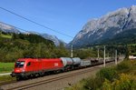 Am 24. September 2014 oblag es der 1016.009, den G 54400 über die Giselabahn nach Hall in Tirol zu befördern. Bei Ellmauthal gelang vor der Kulisse des Tennengebirges die Aufnahme des schön gemischten Güterzuges.