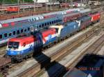 Eine auergewhnliche Kette aus vier verschiedenen Taurus-Lokomotiven war am Nachmittag des 5.10.2008 in der Traktion Wien West zu sehen; die Fahrzeuge im einzelnen: niederlndische EM-Lok 1116 041-3,