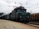 Die 1020 042 ist mit ihrem Pendelsonderzug am 23.08.2008 zwischen Wrgl und Kufstein unterwegs anlsslich 150 Jahre Eisenbahnen in Tirol.