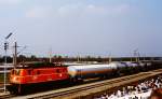 1040 008-3 mit Kesselwaggons auf der Parade zum 150-jhrigen Jubilum der Eisenbahn in sterreich 1987.