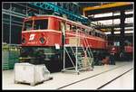 1042 557 steht am 3.10.1999 im TS-Werk Linz und wird zu 1142 557 umgebaut. Das Werk hatte an diesem Tag einen  Tag der offenen Tür .