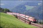 Am 24.08.2011 konnte ich die 1042 020 mit einem IC/EC Richtungen Bruck/Mur kurz vor Eichberg am Semmering ablichten.