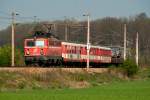 1042 034, unterwegs mit einem Militärzug, am 14.04.2009 kurz vor Leobendorf-Burg Kreuzenstein.