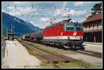 1044 259 mit Güterzug in Schwaz am 18.05.2004.