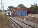 1044 125-1 wartet mit einem Gterzug am 07.Juni 2003 im Bahnhof Selzthal auf die Ausfahrt