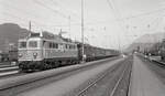 ÖBB 1110 21 + 1670 17 mit Güterzug abfahrtbereit in richtung Hall in Tirol.