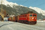 1110.529 mit G-41654 bei der Durchfahrt im alten Bhf. St.Anton/A.  29.1.87