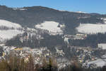 Panoramafoto von Breitenstein mit dem einfahrenden Sdz. aus Ungarn mit der 1110.522. 28.1.17