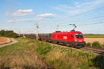 1116 135 mit einem innofreight Ganzzug zwischen Deutsch Wagram und Wien Süßenbrunn.