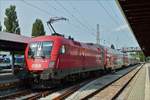 . BB Lok 1116 185 schiebt ihren Zug aus dem Bahnhof von Lindau.  08.09.2017  (Jeanny)