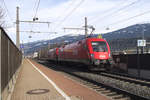 ÖBB 1116.253-6 und eine weitere 1116(?) durchfahren als Lokzug die Haltestelle Rum. Aufgenommen 3.4.2018.