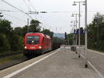 Taurus 1116 053 von ÖBB  kommt mit einem Güterzug aus  Belgien nach Österreich und kommt aus Richtung Aachen-West,Aachen-Schanz,Aachen-Hbf und fährt durch Aachen-Rothe-Erde in Richtung Eilendorf,Stolberg-Hbf(Rheinland),Eschweiler-Hbf,Langerwehe,Düren,Merzenich,Buir,Horrem,Kerpen-Köln-Ehrenfeld,Köln-West,Köln-Süd. Aufgenommen vom Bahnsteig 1 in Aachen-Rothe-Erde. 
Bei Wolken am Abend vom 3.9.2018.