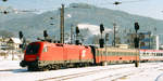 08. Februar 2005, Faschingsdienstag, In Bruck an der Mur wird ernsthaft Dienst geschoben und fotografiert. Lok ÖBB 1116 016 fährt mit einem IC (könnte IC556 gewesen sein) aus Graz ein. Kenner dürfen mich korrigieren.