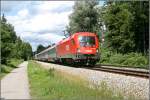 1116 218 fhrt am 27.06.07 mit dem  den EC 115  WRTHERSEE  Dortmund-Klagenfurt am Haken bei Rosenheim dem Ziel entgegen.