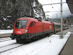 ÖBB 1116 144-5 mit einem EC von Bregenz nach Wien Westbahnhof bei der Ausfahrt aus Imst-Pitztal. Aufgenommen am 08.02.2009