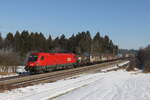 1116 270 mit einem gemischten Güterzug am 26. Januar 2022 bei Grabenstätt im Chiemgau.