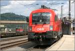 Deutlich sind die ehemaligen Anschriften der Innsbrucker 1116 092, die mit dem OEC 160  MARIA TEHRESIA  nach Zrich HB unterwegs ist, zu sehen. (30.06.07)