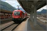 1116 099 und 009 fahren am 30.06.07 mit dem OEC 565  ZUKUNFTSZENTRUM TIROL  von Innsbruck nach Wien West, in den Bahnhof Kufstein ein.