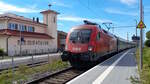 Am 13.8.22 ist 1116 144 der ÖBB bei der Durchfahrt durch Nonnenhorn Richtung Lindau.