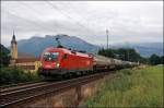 1116 072 bringt einen langen Gterzug durch das Inntal nach Mnchen. (04.07.2008)
