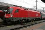 Portraitaufnahme der ganz sauberen 1116 273. Aufgenommen am regnerischen Morgen des 07.07.2008 in Innsbruck Hbf. Am Haken hat hat sie den OEC 188  Val Gardena/Grdnertal  nach Mnchen Hbf.
