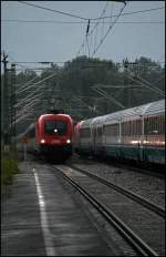 …und trifft auf 1116 039 die mit dem OEC 566  Stadt Innsbruck  nach Bregenz unterwegs ist. (03.08.2009)