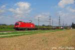 Der nchste Gz war dann ein schlecht ausgelasteter Containerzug mit 1116 272-4 an der Spitze,ebenfalls gen Wels unterwegs,Pasching (sterreichurlaub 18.08.09)