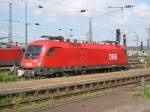 Am 15.05.2005 war die 1116 194 der BB in Karlsruhe Hbf. Das war das erste Mal, dass ich eine BB-Lok in Karlsruhe angetroffen habe. Keine Ahnung, wieso sie hier abgestellt war.
