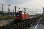 1116 251 durchfhrt am 17.07.2010 um 06:42 mit EN 482 / D 498 den Bahnhof Mnchen Ost.