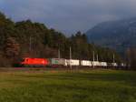 BB 1116 096 hat am 01.12.12 die ROLA 52339 (Wrgl Terminal Nord - Brennersee Terminal) gezogen, als Schublok diente 1144 225. Das Foto entstand bei Terfens (Schwaz berleitstelle 2).