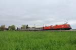 1116 191 + 135 mit einem Korridor-Zug bei bersee, aufgenommen am 28. April 2013.