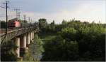 berquerung der Neuen-Donau Brcke / Wien, am Abend des 28. Mai 2013... 