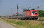 1116.196 Rupert fhrt am 08.07.13 mit EC 159 von Wien Meidling nach Zagreb, und hat soeben Wr.Neustadt verlassen.