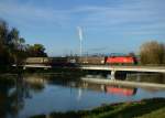 1116 026 mit dem Audizug am 24.10.2013 auf der Isarbrcke bei Plattling.