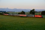 EN 462  Kalman Imre  von Budapest Keleti Pu nach München HBF konnte am 19. Juni 2014 im ersten Morgenlicht bei Haus abgelichtet werden. ÖBB 1116.097 war Zuglok. Sofern der Zug nicht verspätet ist, kann man die fotogene Leistung nur an den längsten Tagen des Jahres aufnehmen.