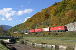 In herbstlicher Landschaft haben auch Gegenlichtaufnahmen ihren Reiz,wie hier bei 1116.199 mit GAG-40502 in Schlöglmühl am 22.10.16