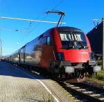 1116 233-8 am Zugschluss des railjet 632 am 23.10.2015 beim Halt in Oberdrauburg.