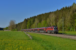 1116 220 mit einem umgeleiteten Railjet am 08.05.2016 bei Fellach.