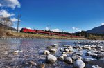 1116 228-8 durchfährt mit dem railjet 533 (Wien Hbf - Lienz) die Haltestelle Berg im Drautal.
Aufgenommen am 27.10.2016.