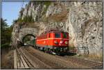 E-Lok 1141 024 fhrt mit dem Erlebniszug Zauberberge von Mrzzuschlag nach Wiener Neustadt hier beim Krausel Tunnel kurz vor Breitenstein am Semmering.