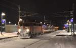 Die verschneite 1142 564 stoppt am 08.01.2017 mit 
einer S-Bahn in Nussbach!