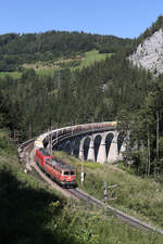 1142.567+1016 bringen ihren GAG-53513 über den Semmering beim Kalte-Rinne-Viadukt hinter Breitenstein. 30.8.17