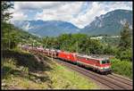 1142 583 + 1116 183 mit Güterzug bei Payerbach am 21.06.2018.